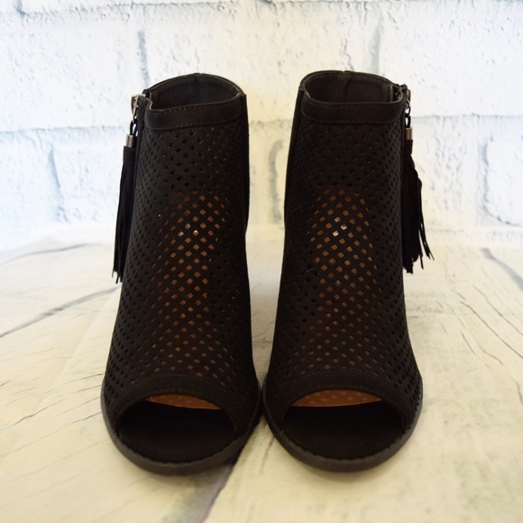 Ankle Booties Black Perforated Tassel Zip Open Toe - Picture 4 of 7